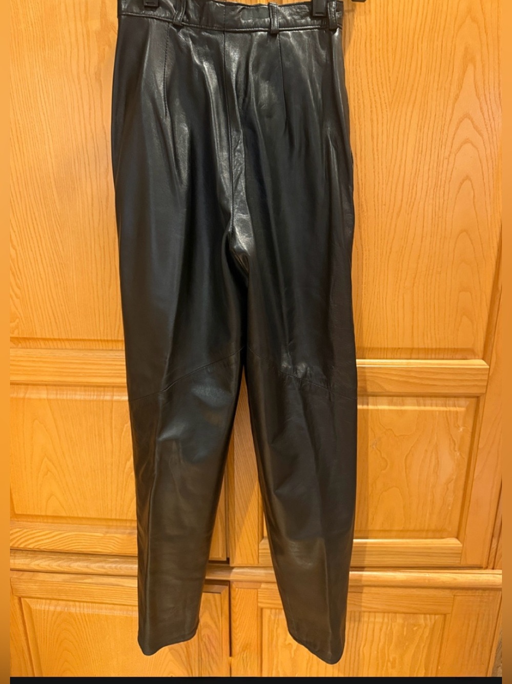 Vakko Vintage Black Leather Pants Pleated Front Lined Pockets Zip Closure Size 4
